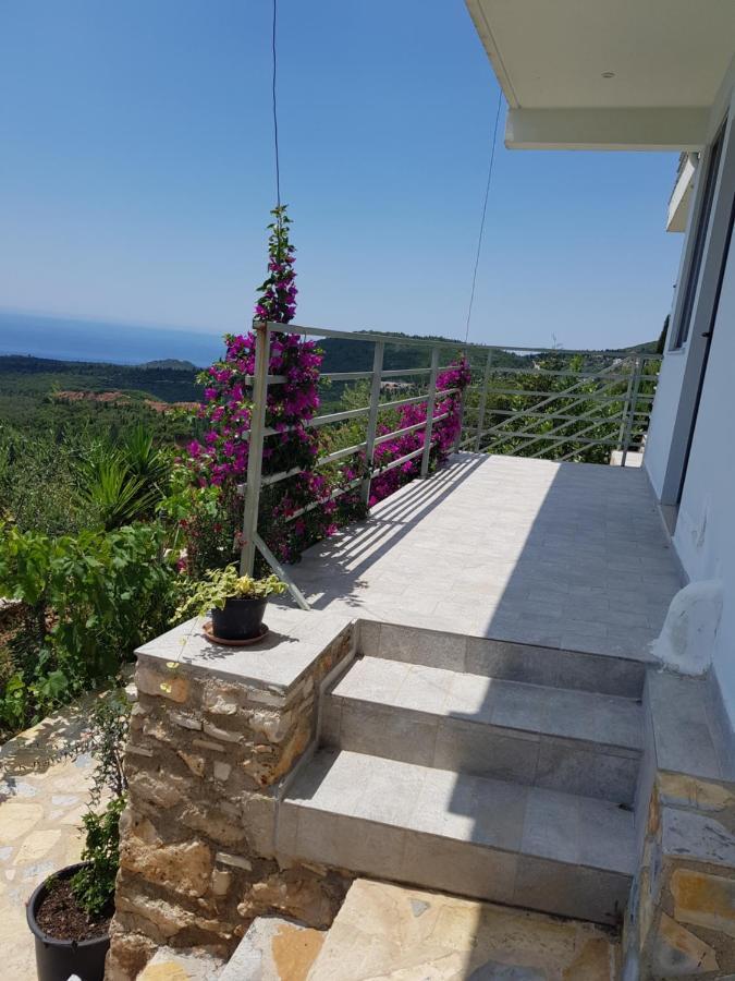 Gasthaus Vila Tatjana Vuno Exterior foto