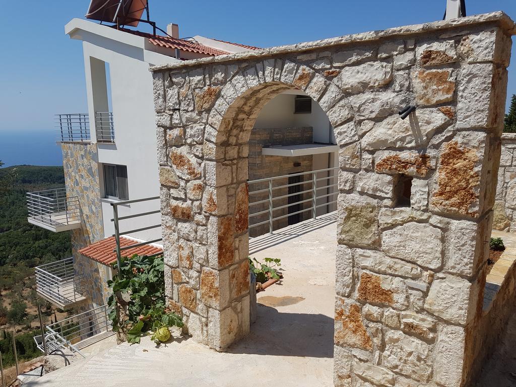Gasthaus Vila Tatjana Vuno Exterior foto